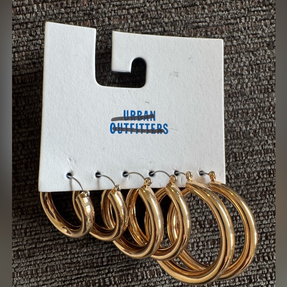 New Urban Outfitters Gold Hoop Earrings 3 Pair Diff Sizes Sm Med Large Chunky